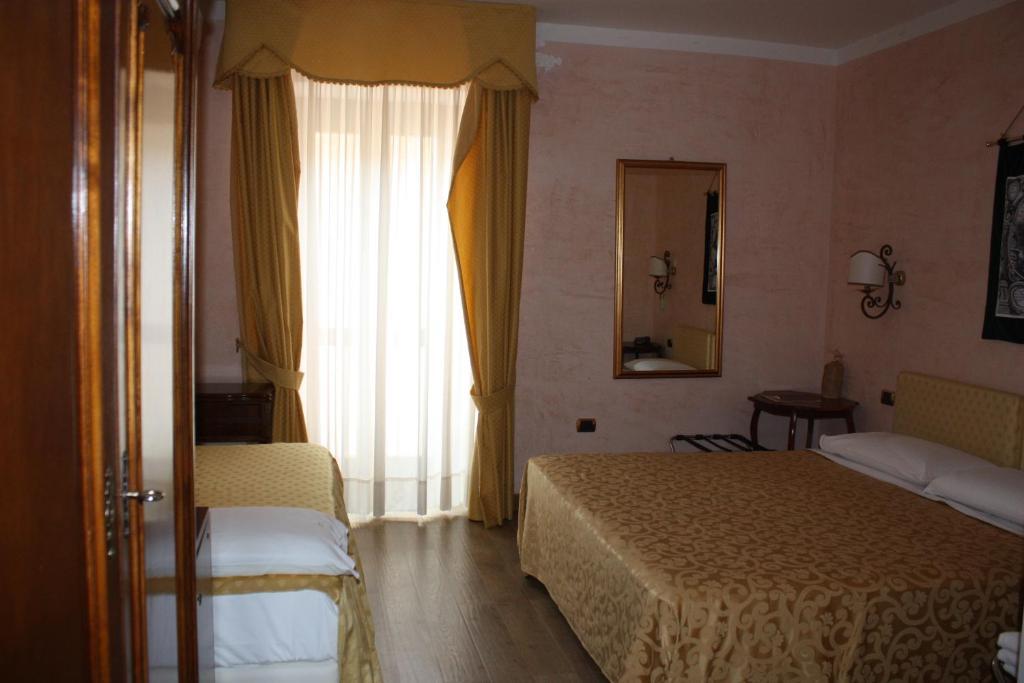 Hotel Sant'Agostino Paola Exterior photo